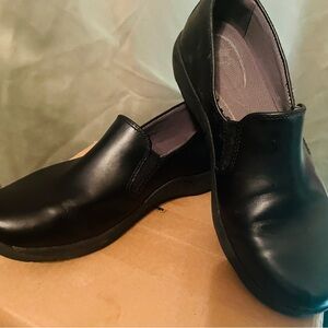 Nonslip black shoes worn once